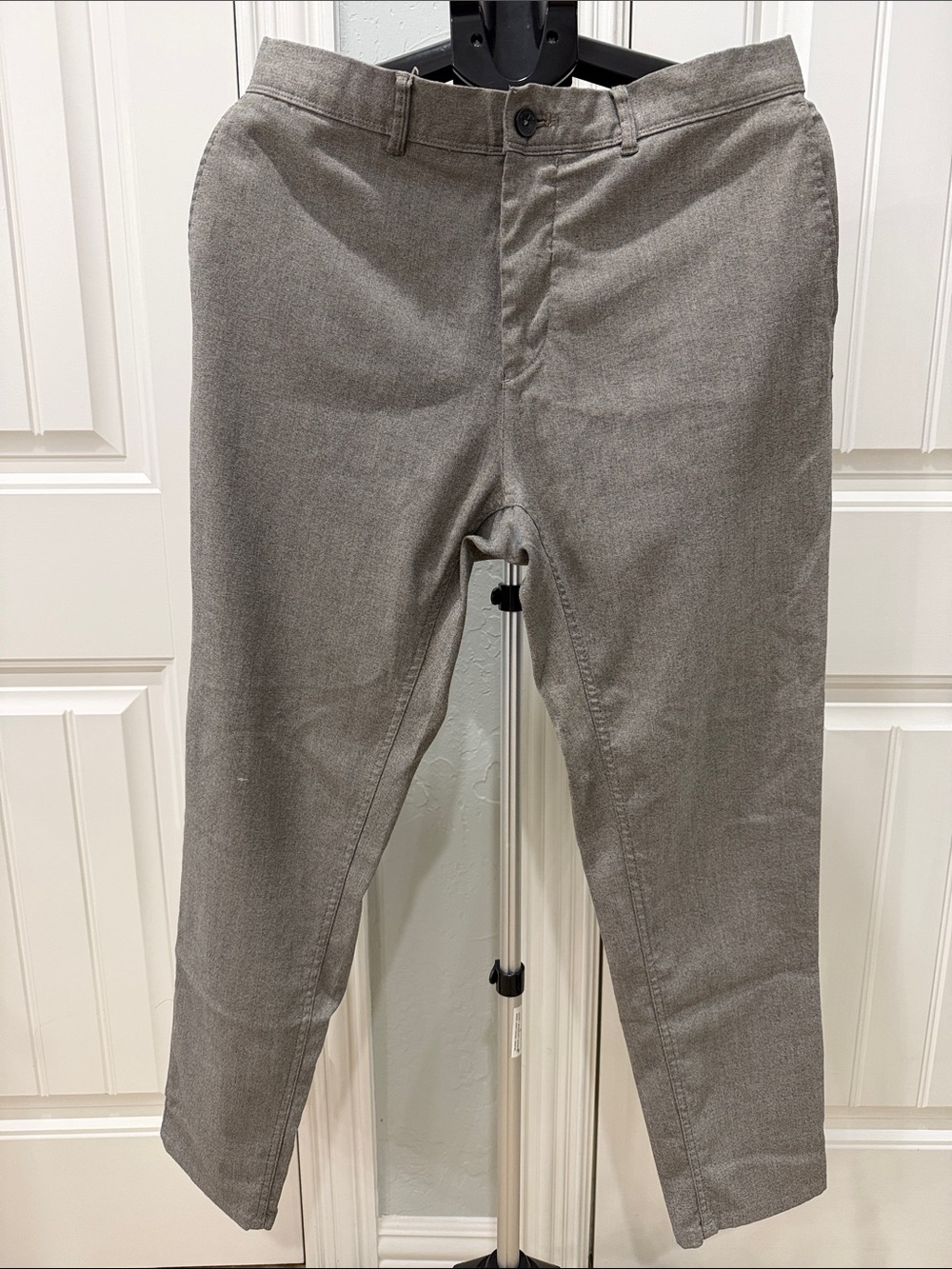 Zara Men's Light Gray Slim Fit Chinos
